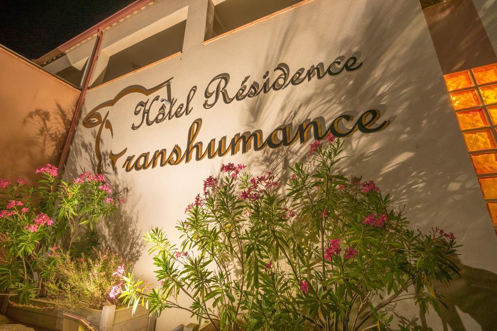 Hotel Et Residence De La Transhumance Saint-Martin-de-Crau Exteriér fotografie